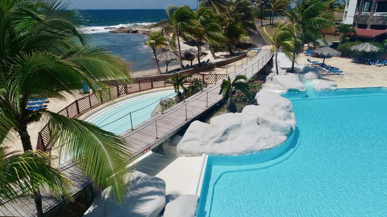 Tres Bel Appartement Avec Vue Mer, Acces Direct A La Plage Et Piscine Surveillee Saint-Francois  Exteriör bild