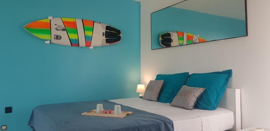 Tres Bel Appartement Avec Vue Mer, Acces Direct A La Plage Et Piscine Surveillee Saint-Francois  Exteriör bild