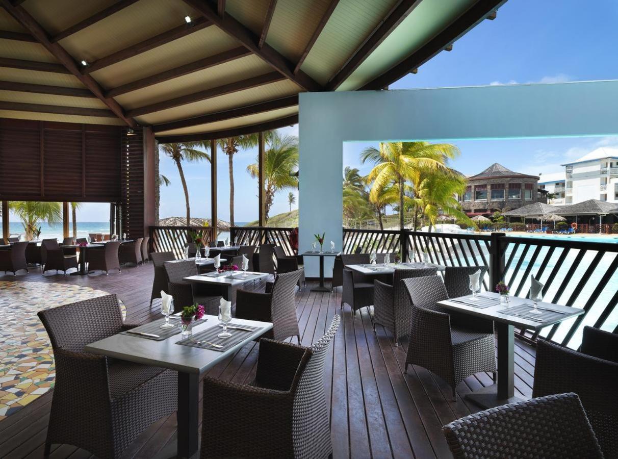 Tres Bel Appartement Avec Vue Mer, Acces Direct A La Plage Et Piscine Surveillee Saint-Francois  Exteriör bild